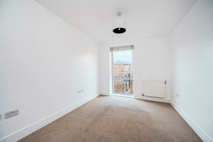 1 Bedroom Flat To Rent In Gunmakers Lane, , Victoria Park, London, E3
