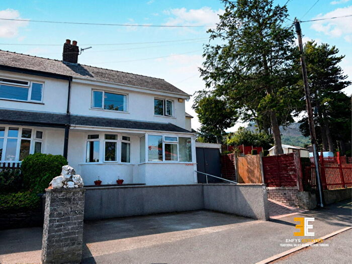 3 Bedroom Semi-Detached House For Sale In Cemlyn Park, Penmaenmawr, LL34
