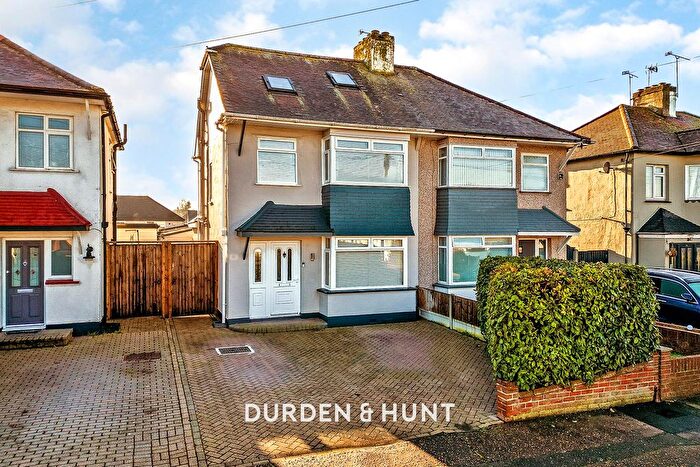 3 Bedroom Semi Detached House For Sale In Derek Gardens, Southend-On-Sea, SS2