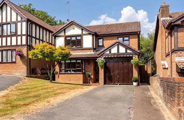 4 Bedroom Detached House For Sale In Hawthorne Close, Heathfield, TN21
