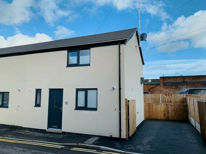 2 Bedroom End Of Terrace House To Rent In Elizabeth Street, Congleton, CW12