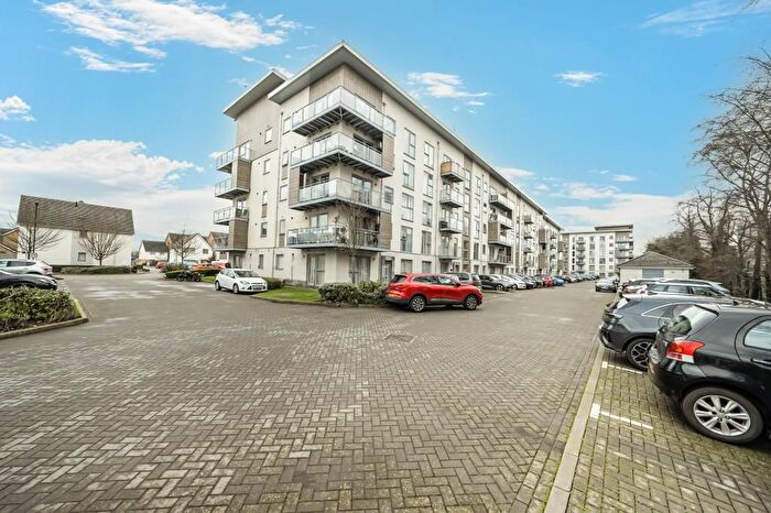 2 Bedroom Flat For Sale In Maidenhead, Berkshire, SL6