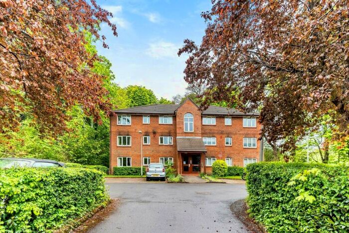 2 Bedroom Apartment To Rent In Tilebarn Close, Henley-On-Thames, Oxfordshire, RG9