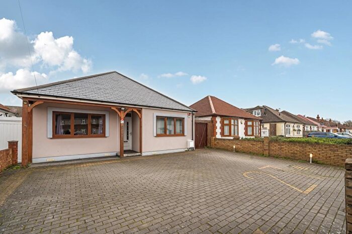 3 Bedroom Detached Bungalow For Sale In Feltham, Hounslow, TW13