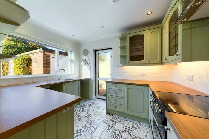 2 Bedroom Bungalow To Rent In Tythe Piece, Fenstanton, Huntingdon, Cambridgeshire, PE28