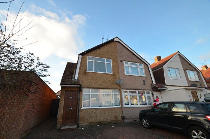 1 Bedroom Flat To Rent In Pendell Avenue, Hayes, UB3