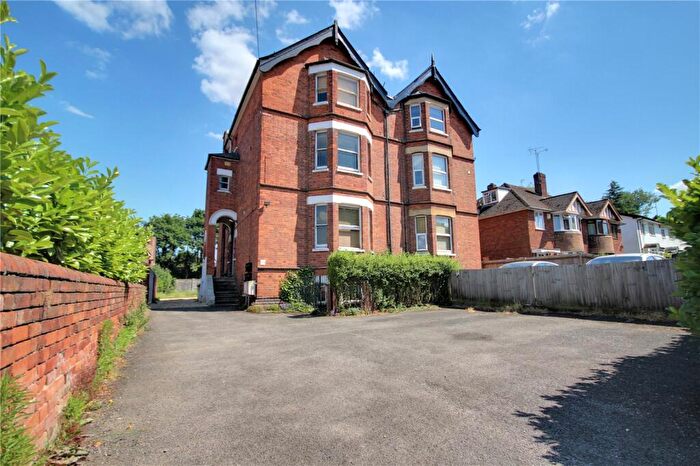 2 Bedroom Apartment To Rent In Western Elms Avenue, Reading, Berkshire, RG30