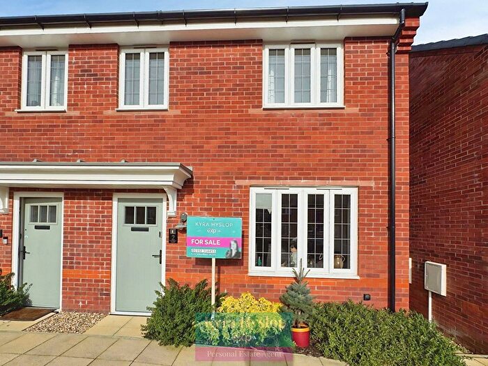 3 Bedroom Semi-Detached House For Sale In Horn Beam Crescent, Cullompton, Devon, EX15