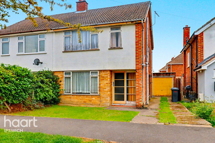 3 Bedroom Semi-Detached House For Sale In Congreve Road, Ipswich, IP1