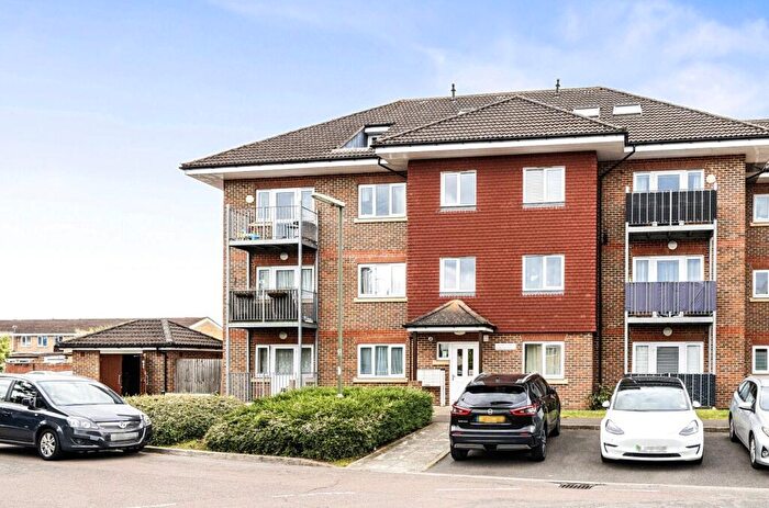 2 Bedroom Penthouse For Sale In Oakbank Avenue, Walton On Thames, KT12