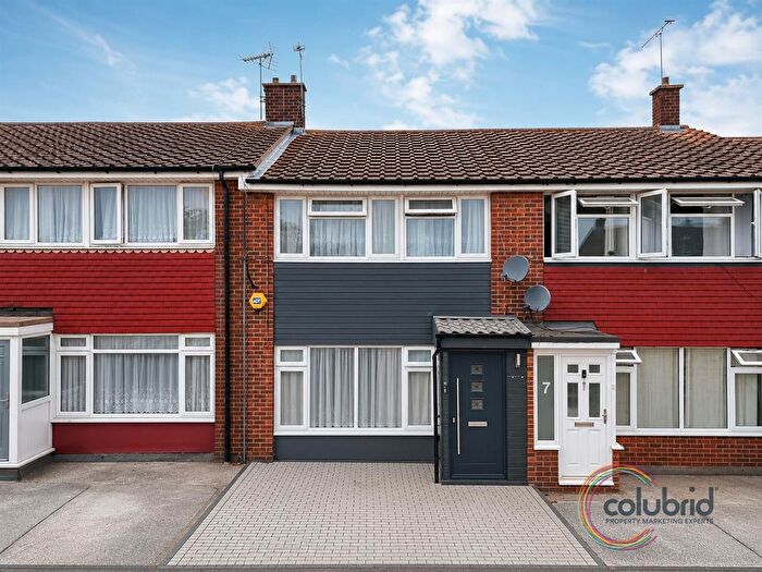 3 Bedroom Terraced House For Sale In Bryanston Road, Tilbury, RM18