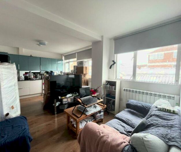 1 Bedroom Flat To Rent In Florentia House, Vale Road, N4