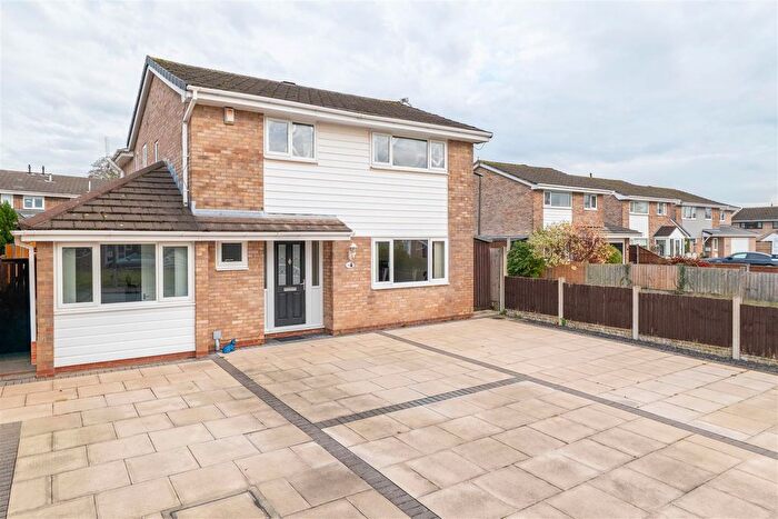 5 Bedroom Detached House For Sale In Cherry Wood, Penwortham, Preston, PR1