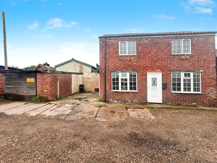 2 Bedroom Detached House For Sale In Market Street, Spilsby, PE23