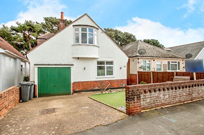 4 Bedroom Detached Bungalow To Rent In Pine Vale Crescent, BH10