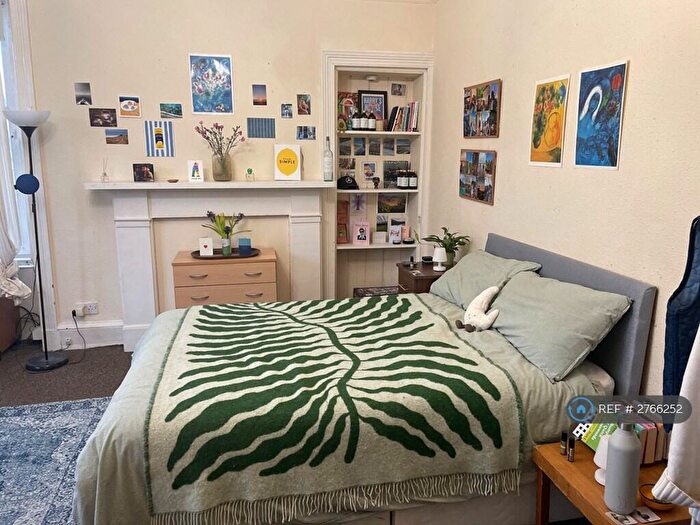 4 Bedroom Flat To Rent In Barrington Drive, Glasgow, G4