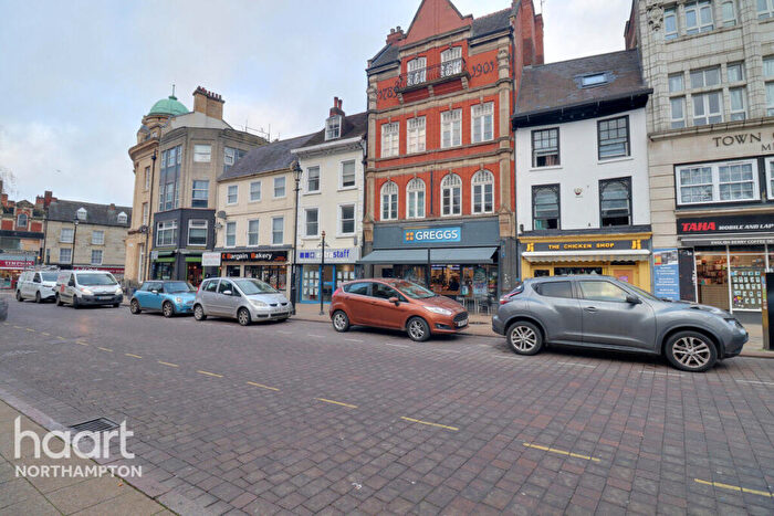 1 Bedroom Flat To Rent In Mercers Row, Northampton, NN1