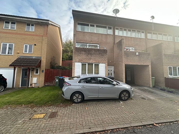 4 Bedroom End Of Terrace House For Sale In Mullen Avenue, Downs Barn, Milton Keynes, MK14