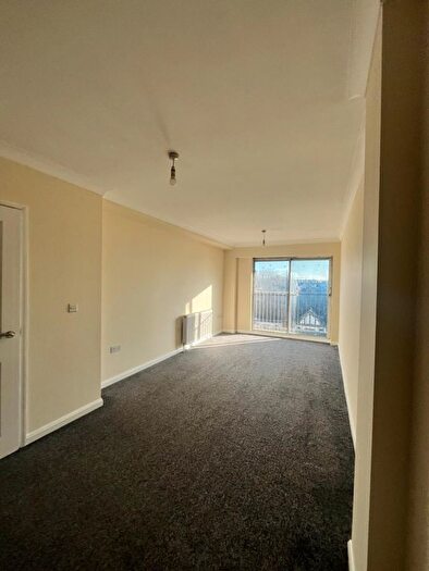 1 Bedroom Flat To Rent In Westcliff On Sea, Essex, SS0