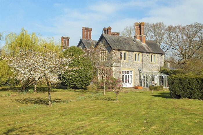 4 Bedroom Semi-detached House For Sale In The Old Vicarage, Boughton Hill, Dunkirk, ME13