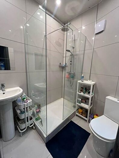 5 Bedroom House To Rent In Manor A Drive, Leeds, LS6