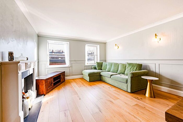 2 Bedroom Flat To Rent In Hugh Street, Victoria, London, SW1V