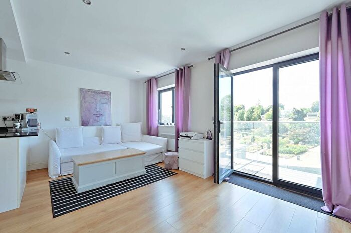 1 Bedroom Flat To Rent In Waterhouse Street, Hemel Hempstead, HP1