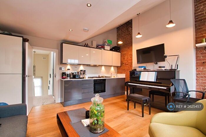 1 Bedroom Flat To Rent In Barnsbury Road, London, N1