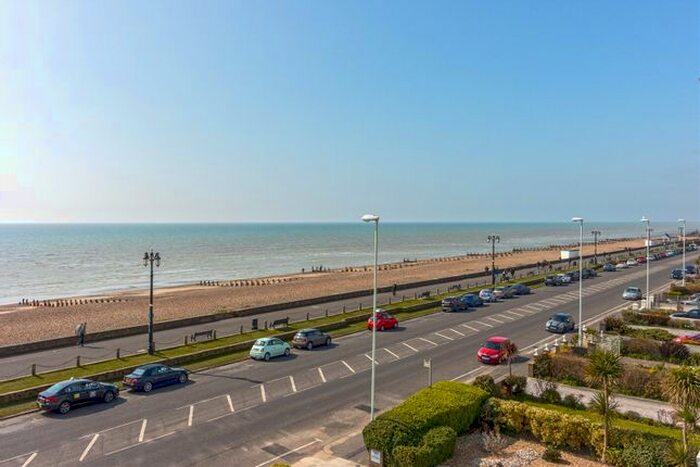 1 Bedroom Flat To Rent In Marine Point, West Parade, Worthing, BN11