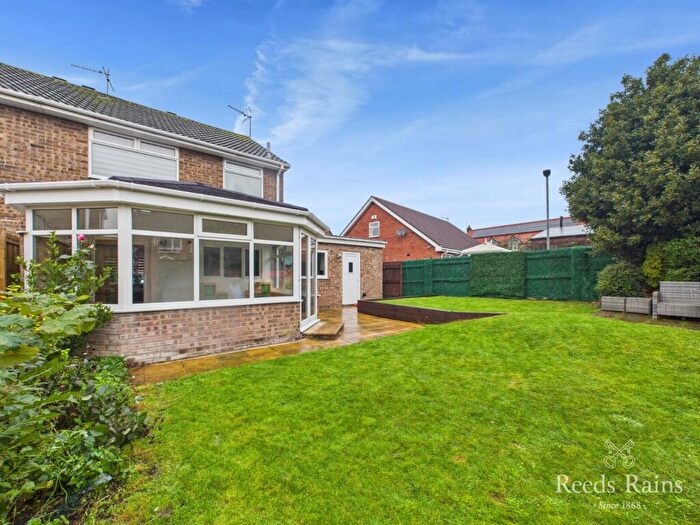 3 Bedroom Semi Detached House For Sale In Glen Almond, Bilton, Hull, East Yorkshire, HU11
