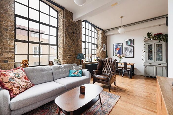 2 Bedroom Flat For Sale In Gunmakers Lane, Bow, E3