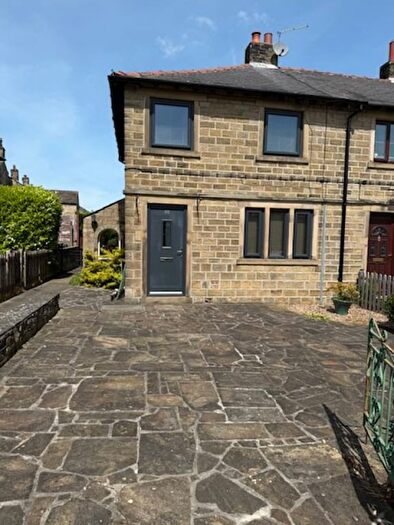3 Bedroom End Of Terrace House For Sale In West Avenue, Honley, HD9