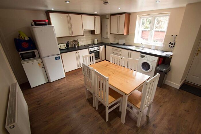 4 Bedroom Terraced House To Rent In Grimthorpe Terrace, Headingley, Leeds, West Yorkshire, LS6