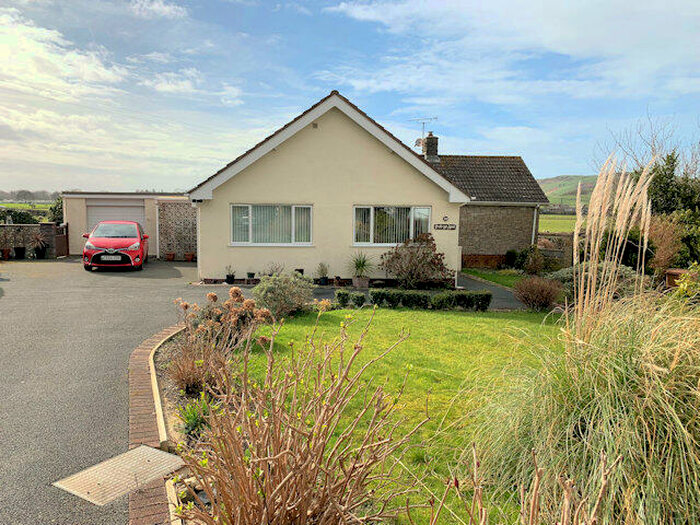 5 Bedroom Detached Bungalow For Sale In Y Groesffordd, Bryncrug, Tywyn, LL36