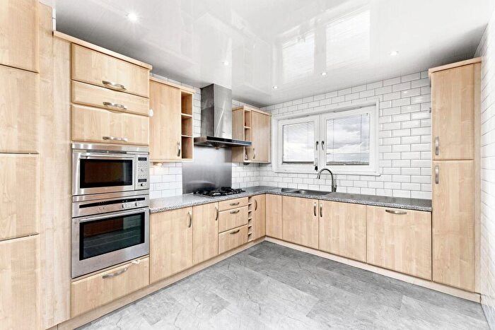 3 Bedroom Duplex For Sale In Gylemuir Road, Edinburgh, EH12