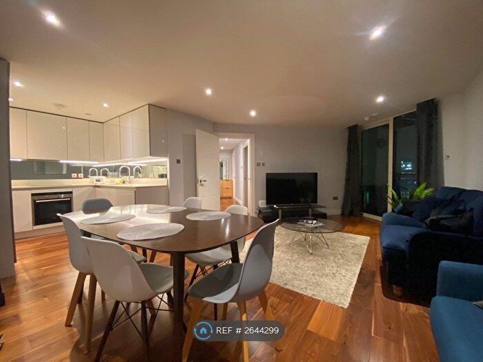 2 Bedroom Flat To Rent In Bridge Place, London, SW1V