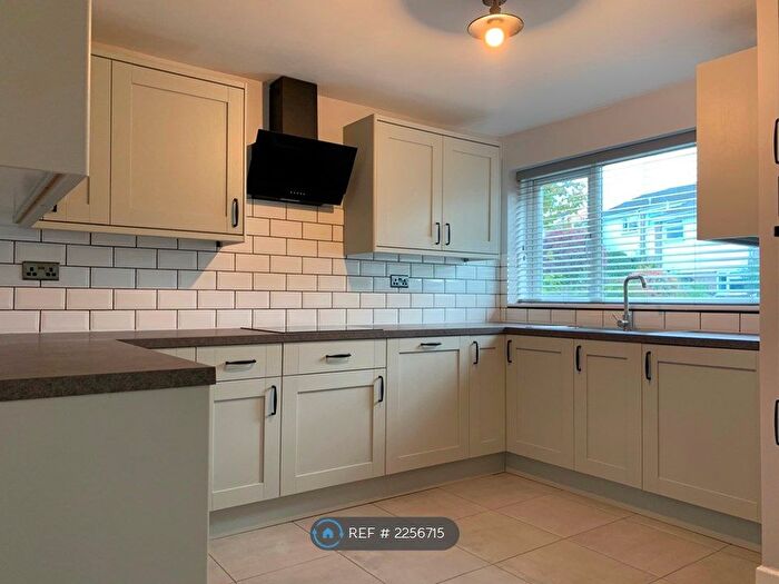 3 Bedroom End Of Terrace House To Rent In Bridgeacre Gardens, Coventry, CV3