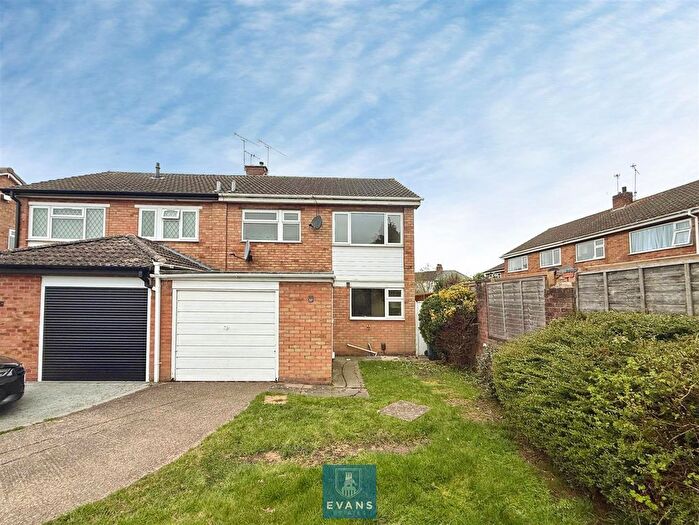 3 Bedroom Semi Detached House For Sale In Coombe Park Road, Coventry, CV3