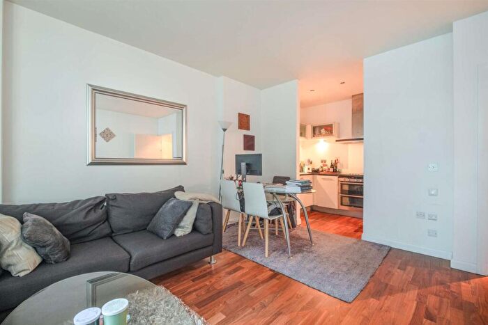 1 Bedroom Flat To Rent In Discovery Dock West, South Quay, E14