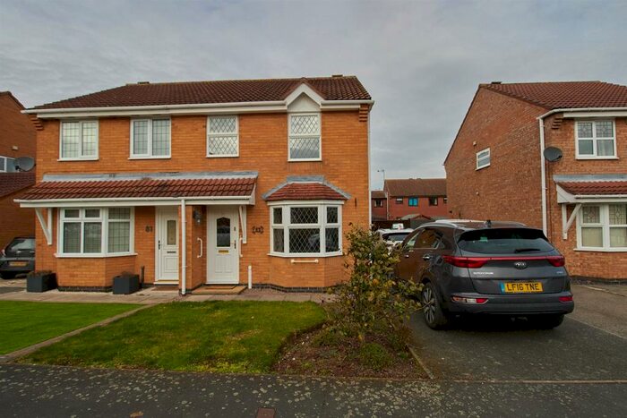 3 Bedroom Semi-Detached House To Rent In Windrush Drive, Hinckley, LE10