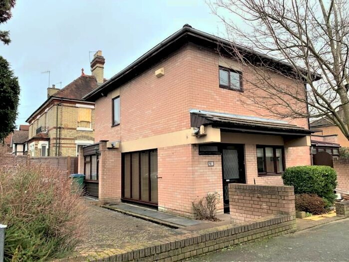 4 Bedroom Property To Rent In Essex Road, Watford, WD17