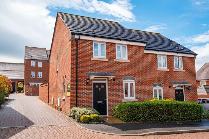 3 Bedroom House For Sale In Marchment Close, Picket Piece, SP11