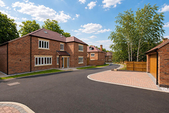 5 Bedroom Detached House For Sale In Bath Lane, Moira, DE12