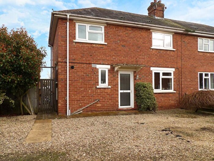 3 Bedroom Semi-Detached House To Rent In Wykham Place, Banbury, Oxon, OX16