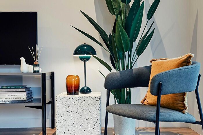 3 Bedroom Flat To Rent In Clyde Place, Glasgow, G5