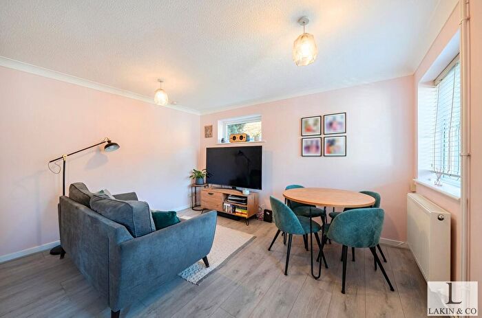 1 Bedroom Property For Sale In Rushes Mead, Uxbridge, UB8