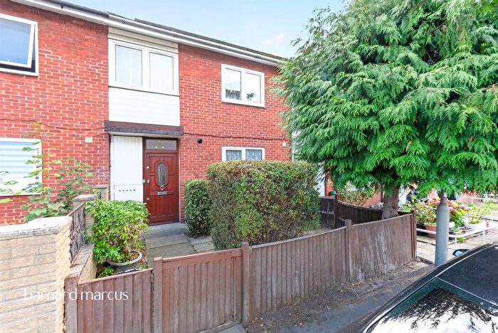 4 Bedroom Terraced House For Sale In Horndean Close, London, SW15