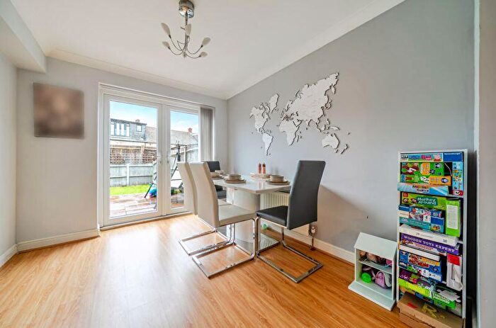 3 Bedroom Terraced House For Sale In Stanley Close, New Eltham, SE9