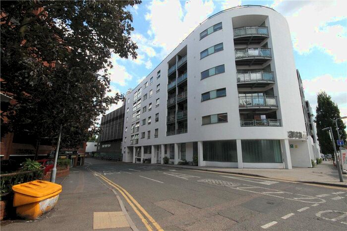 2 Bedroom Apartment To Rent In The Bittoms, Kingston Upon Thames, KT1