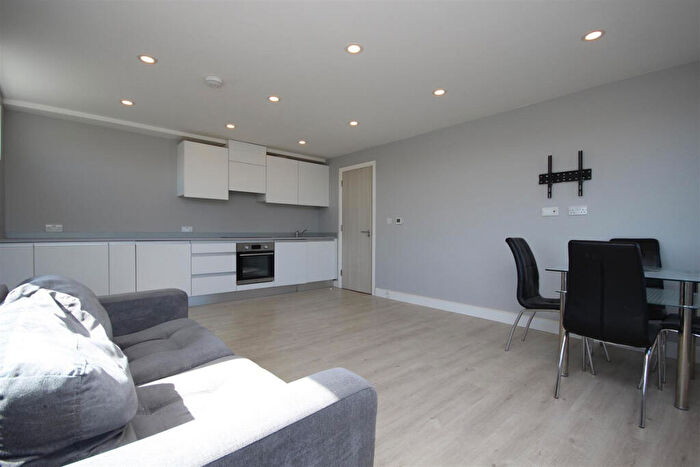 2 Bedroom Apartment To Rent In Neasden Lane, London, NW10